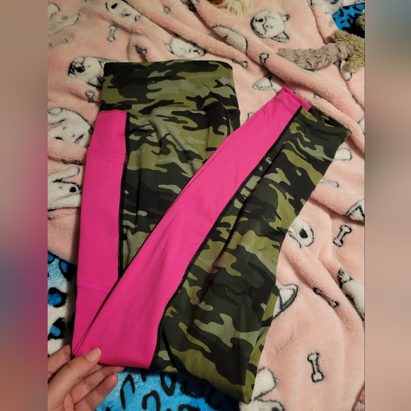 LuLaRoe Pants - Lularoe exercise pants. Camo and pink 1x